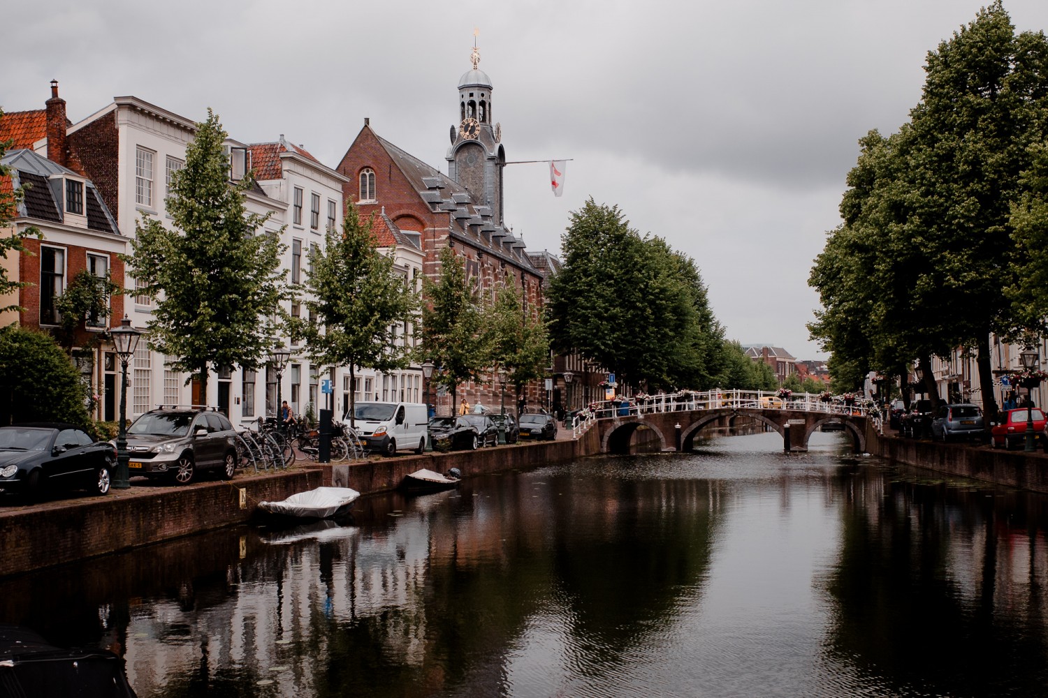 Leiden - Chris A James