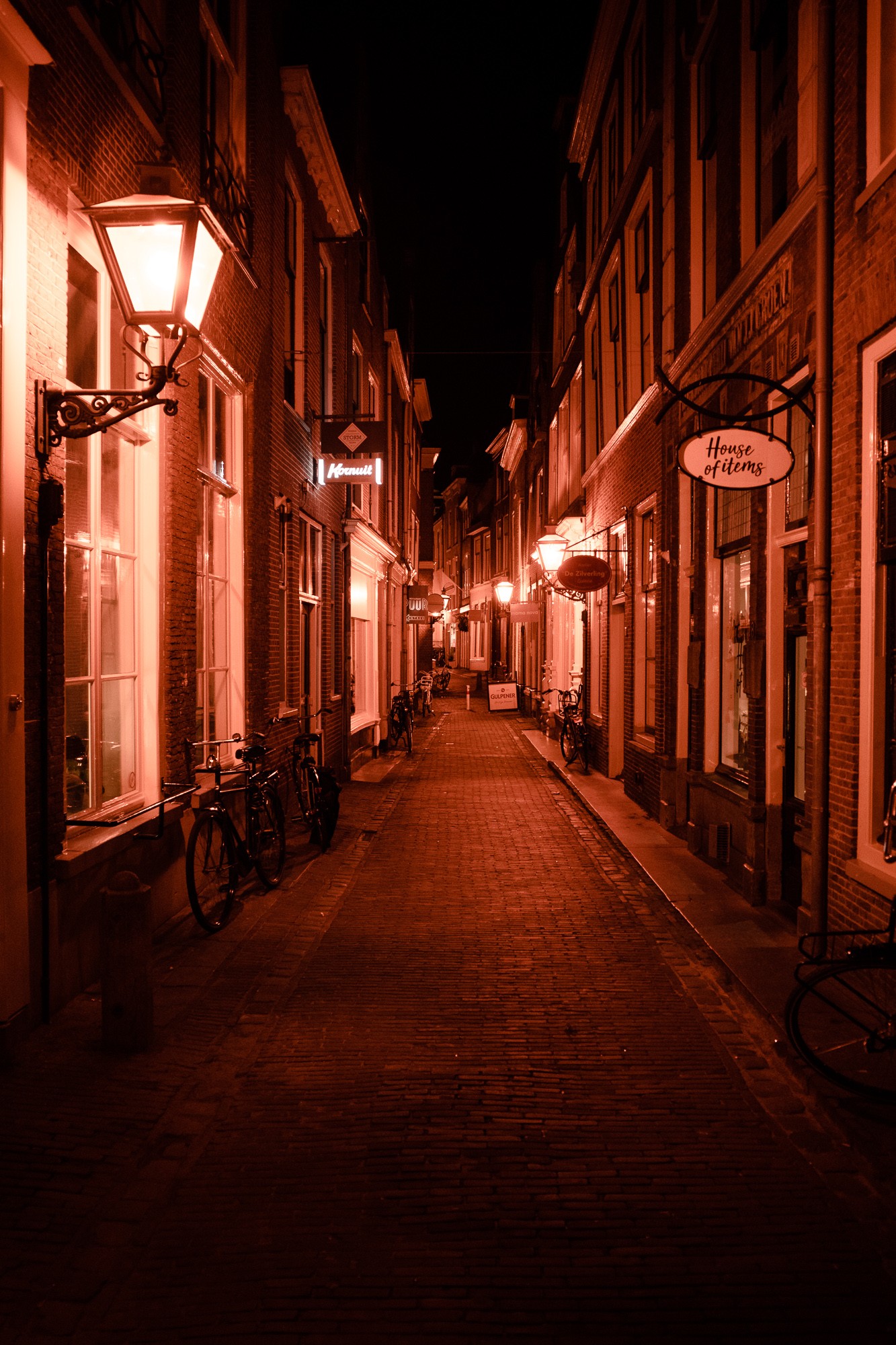 Leiden - Chris A James