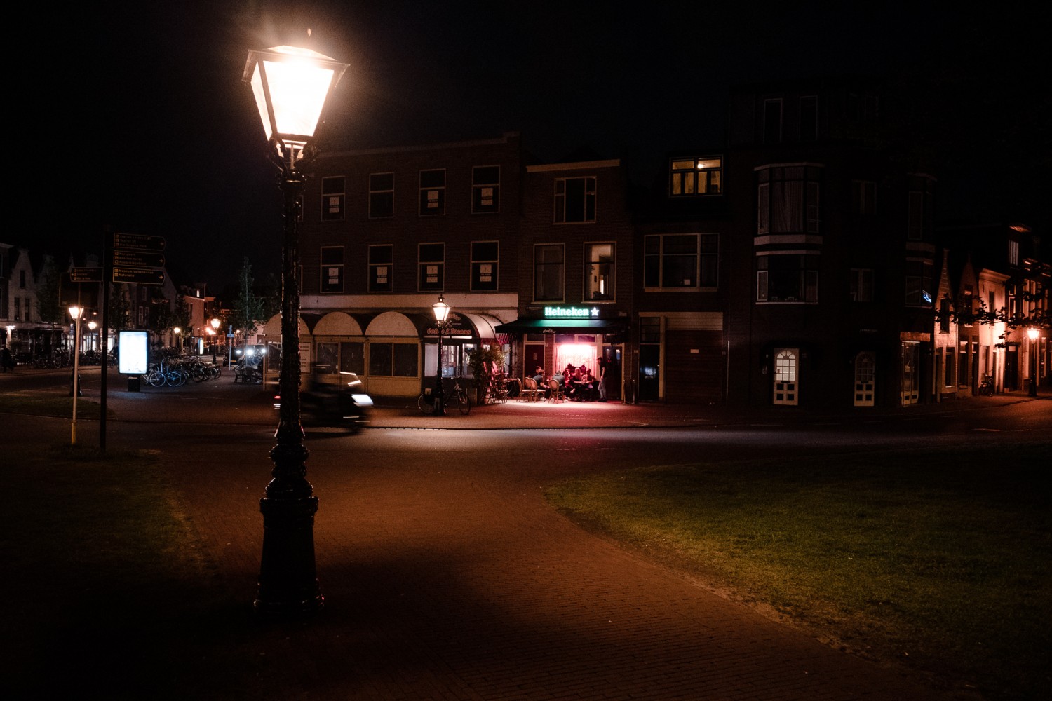 Leiden - Chris A James