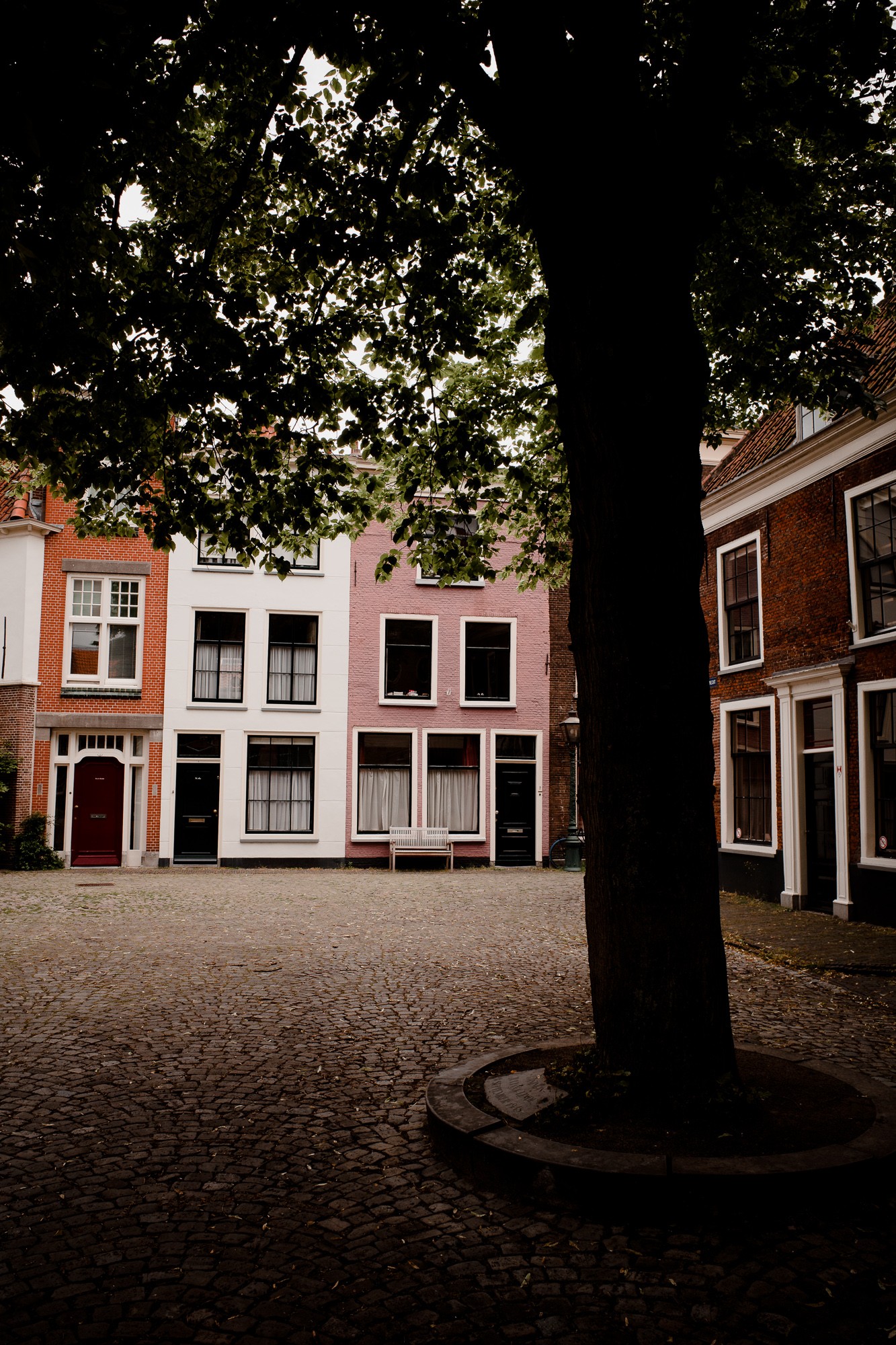 Leiden - Chris A James