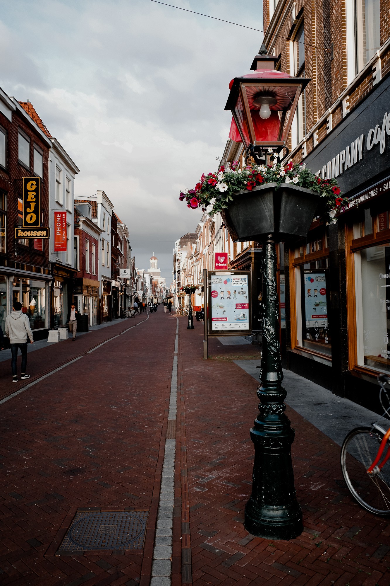 Leiden - Chris A James