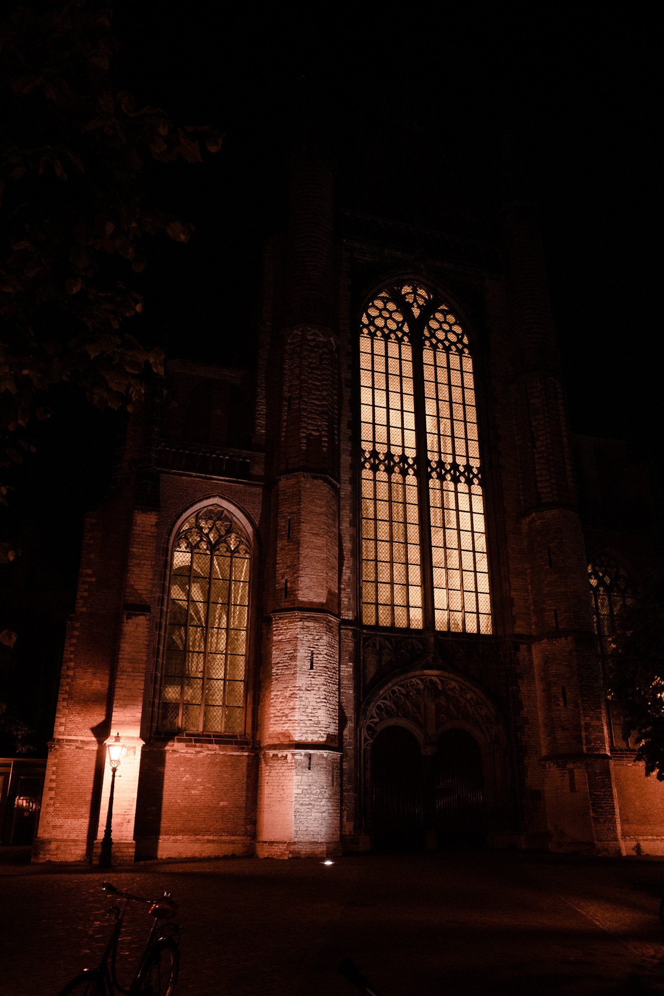 Leiden - Chris A James