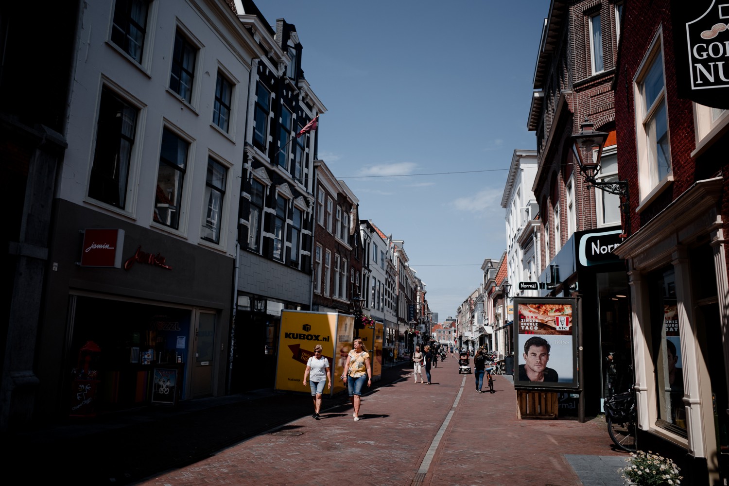 Leiden - Chris A James