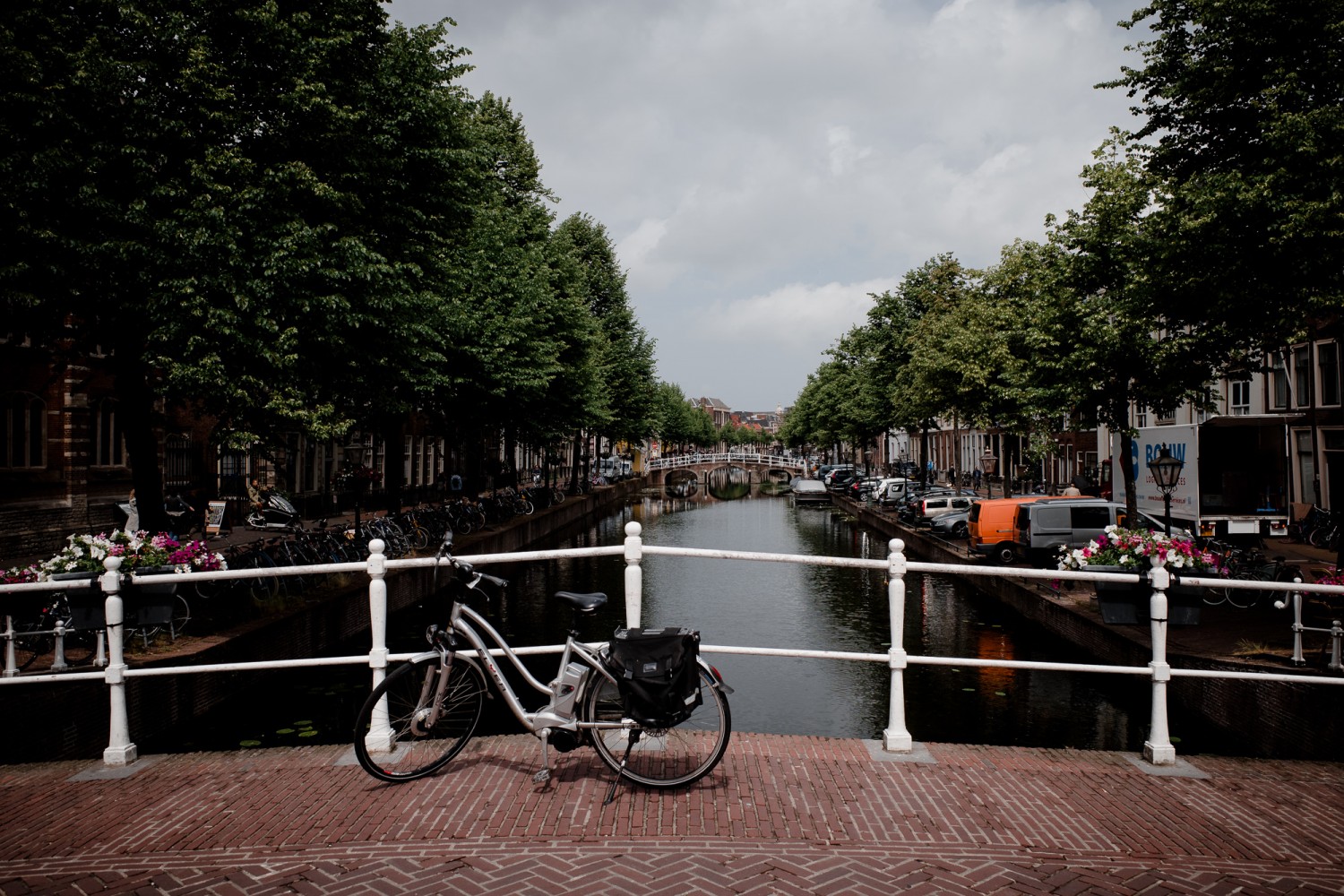 Leiden - Chris A James