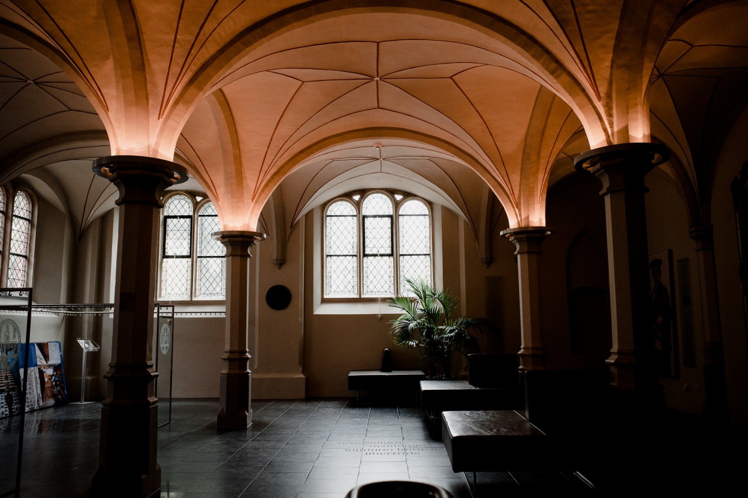 Leiden - Chris A James