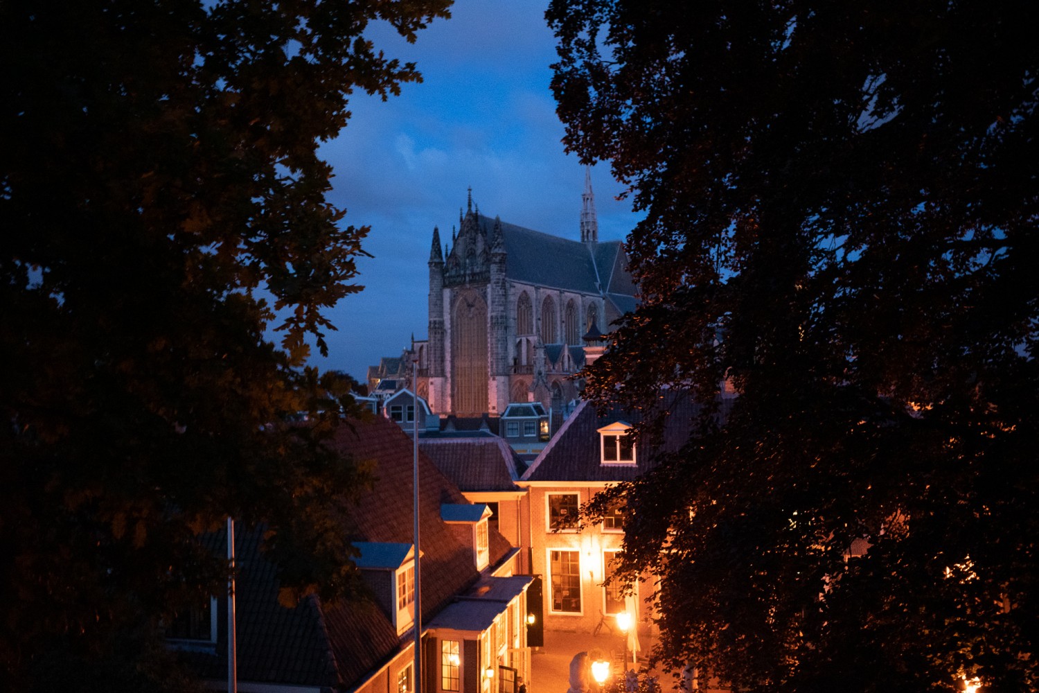 Leiden - Chris A James