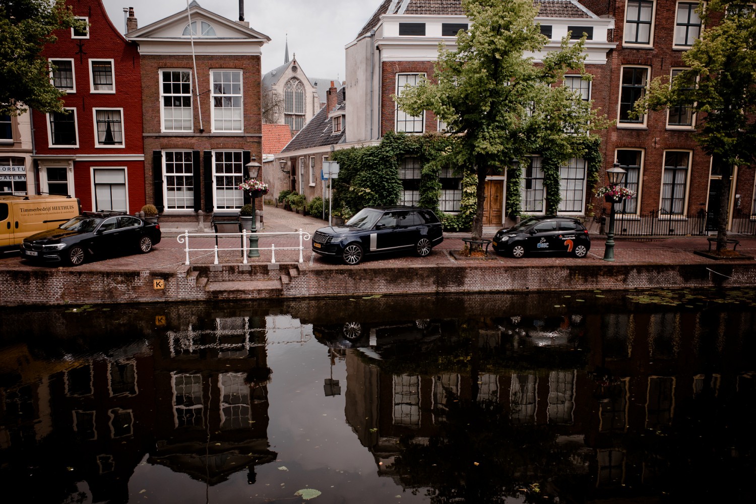 Leiden - Chris A James