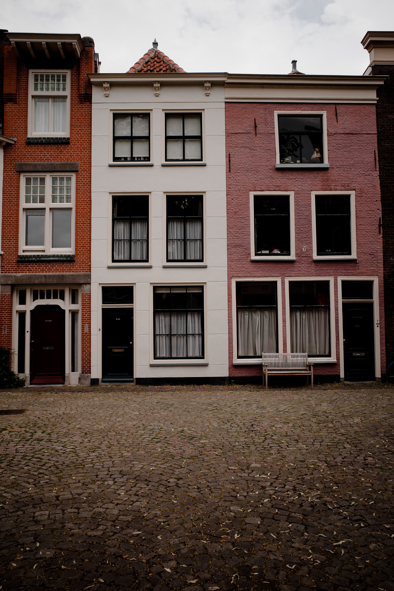 Leiden - Chris A James