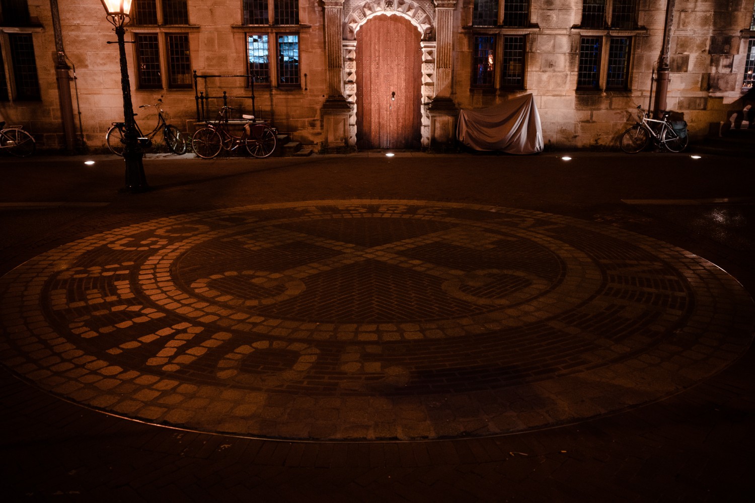 Leiden - Chris A James