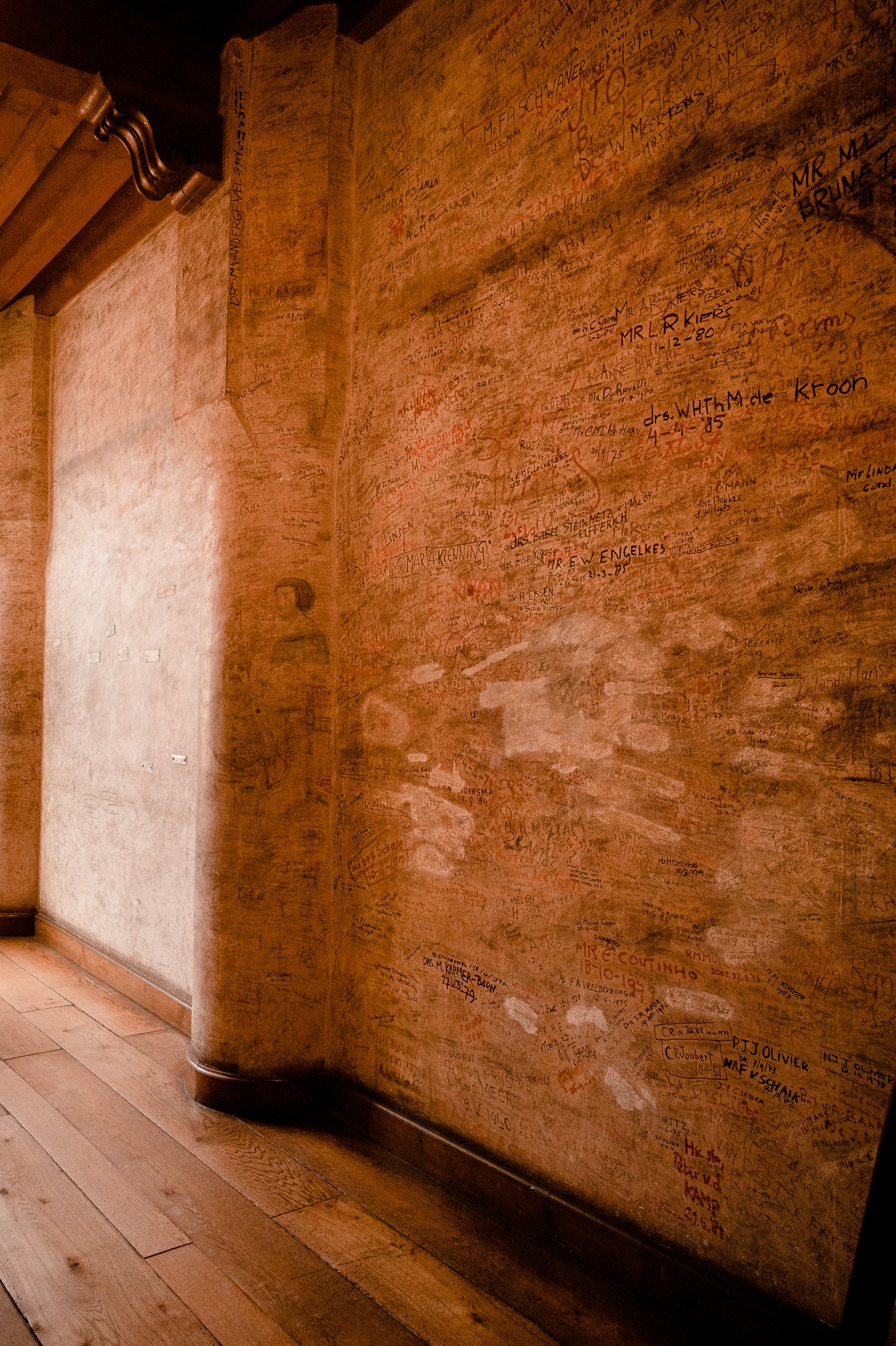 Leiden - Chris A James