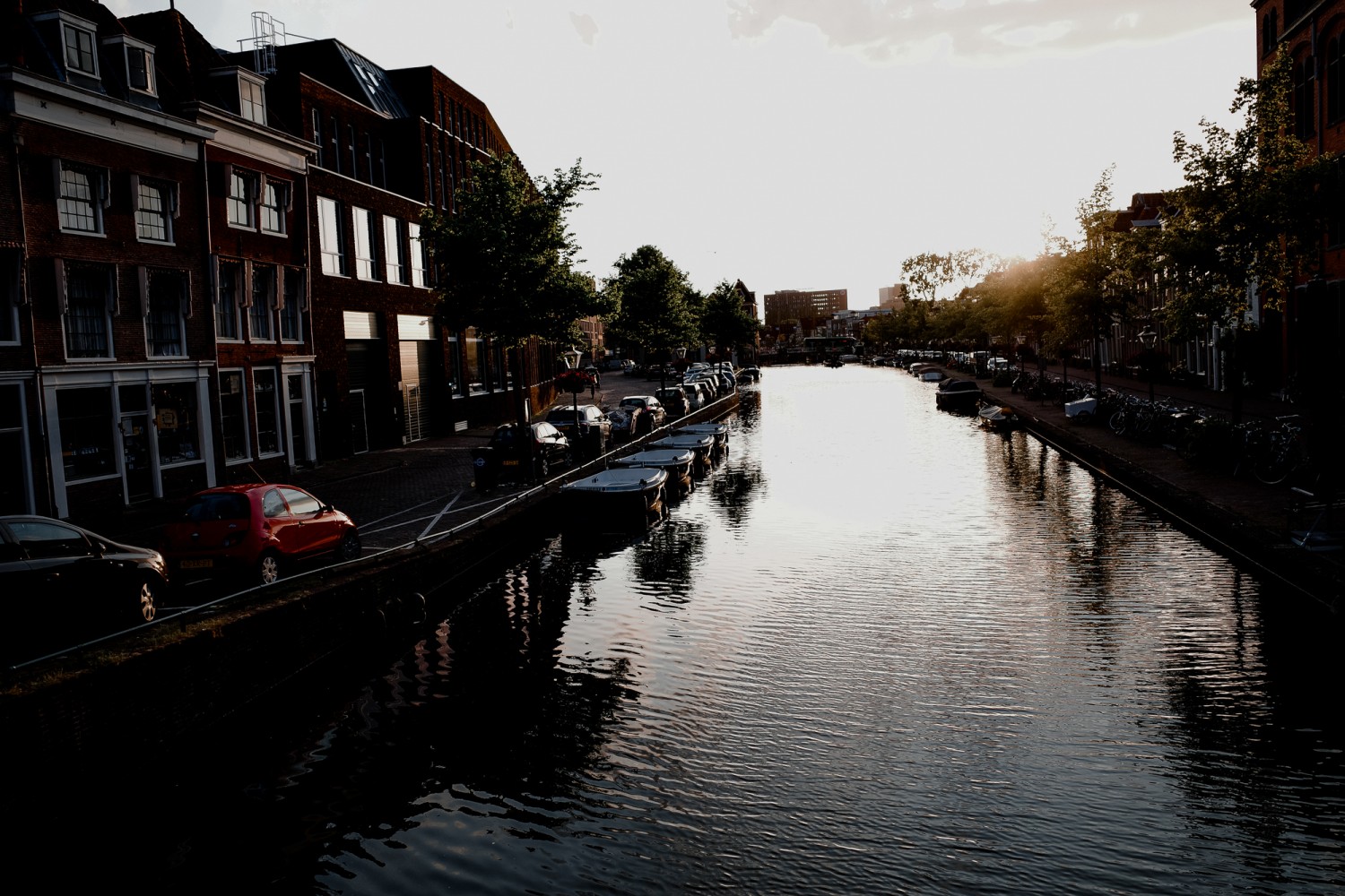 Leiden - Chris A James