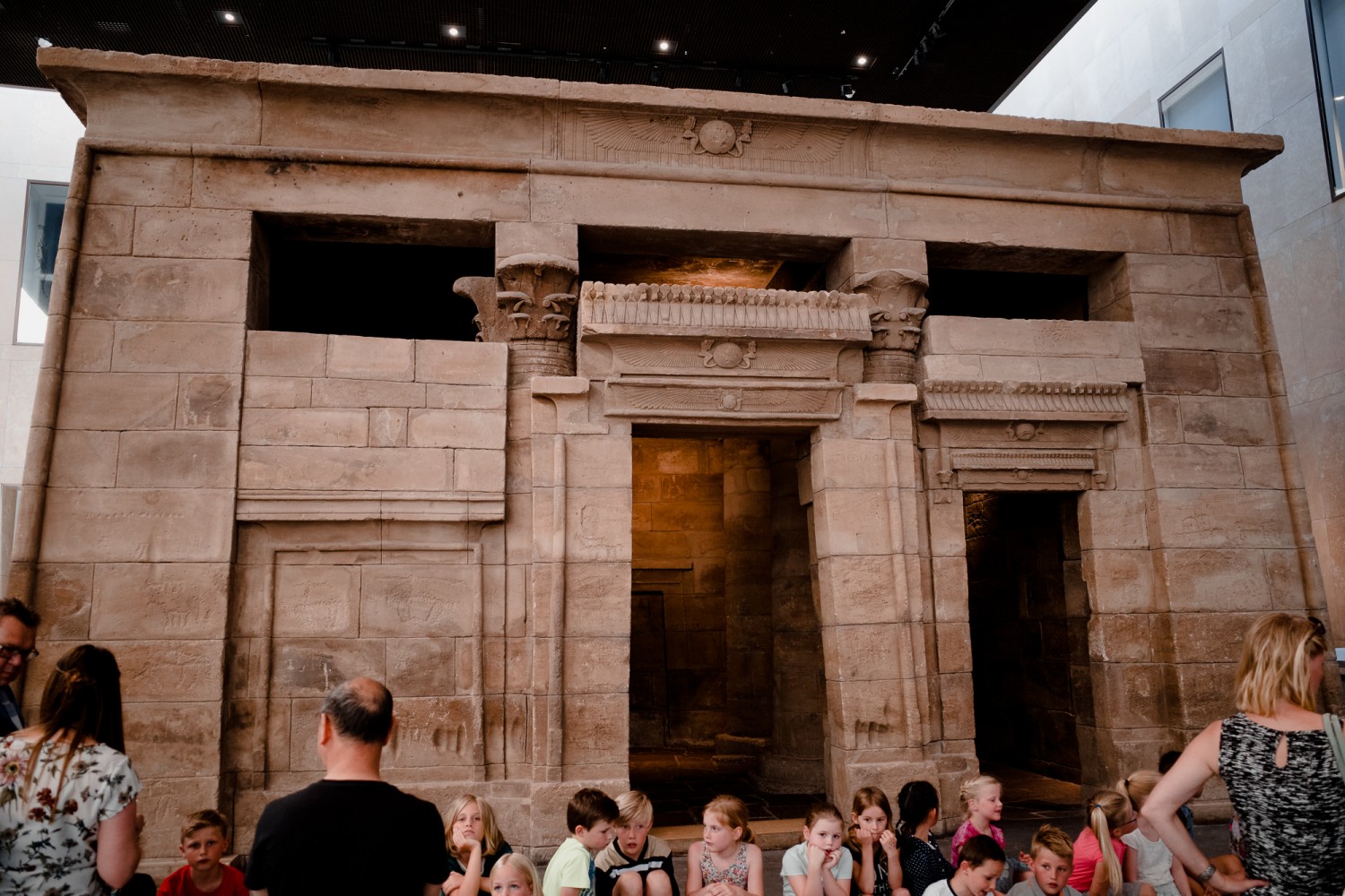 Leiden - Chris A James