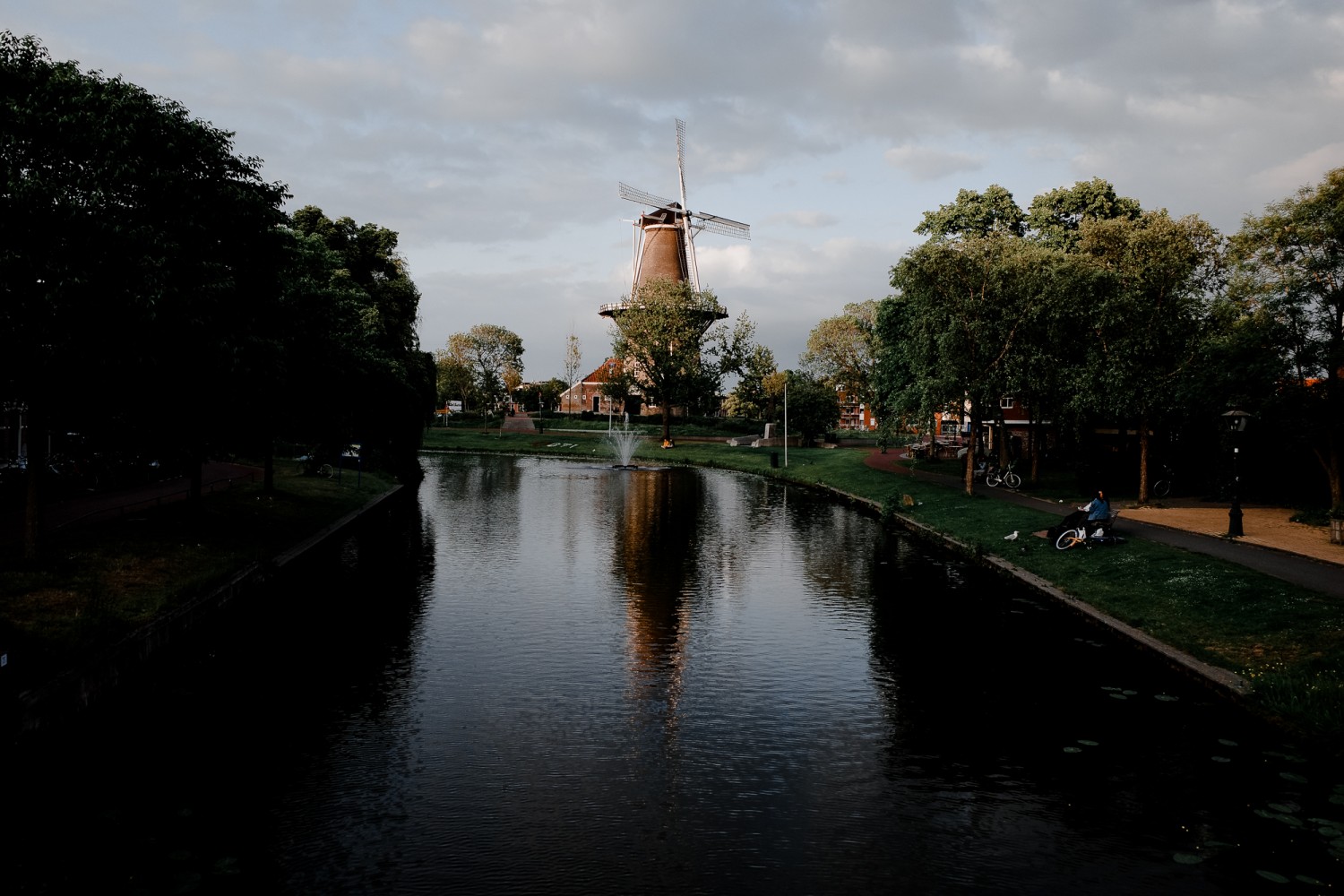 Leiden - Chris A James