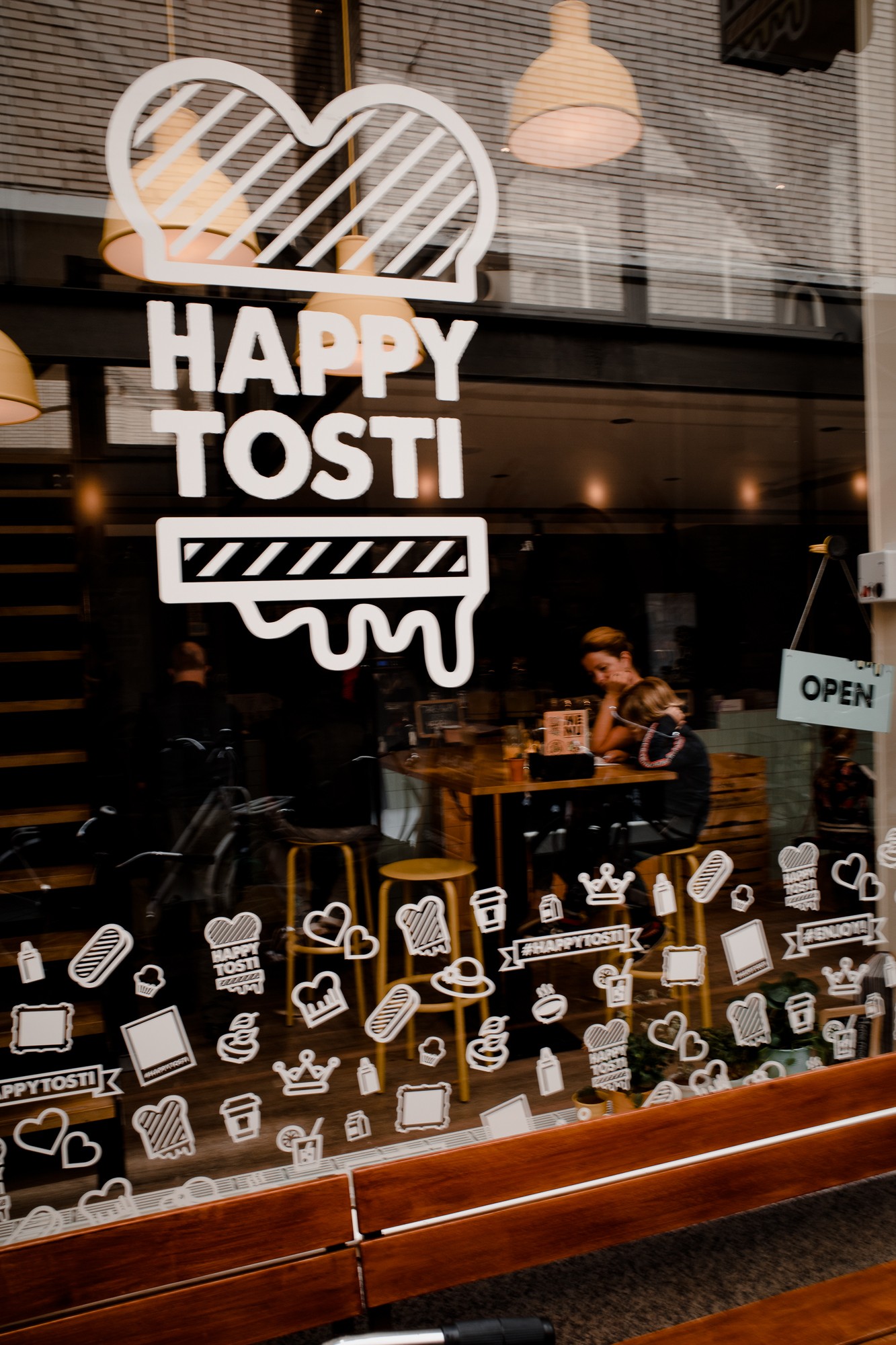 Leiden - Chris A James